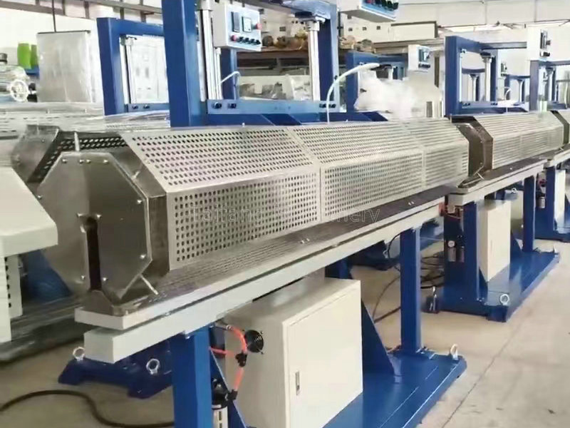 400型（xíng）PTFE四氟薄膜燒結機