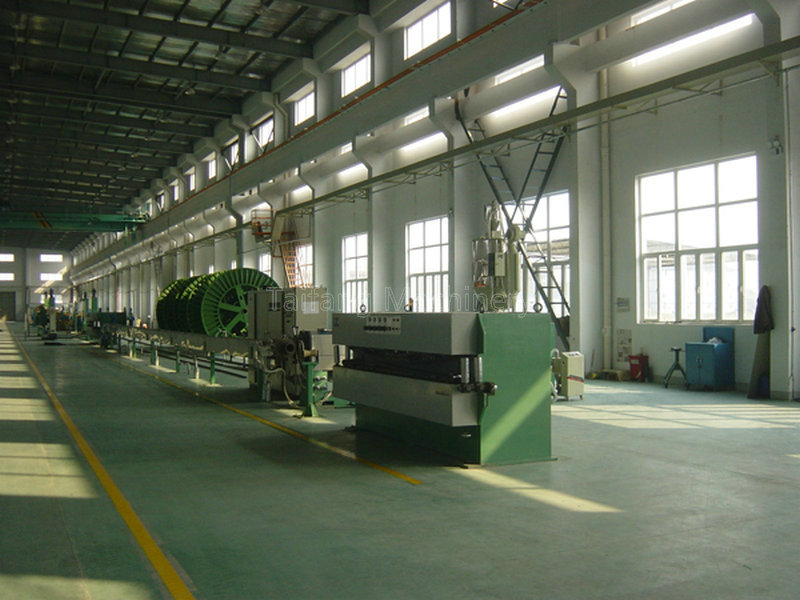 Ф150型PLC電（diàn）腦式高速押出機